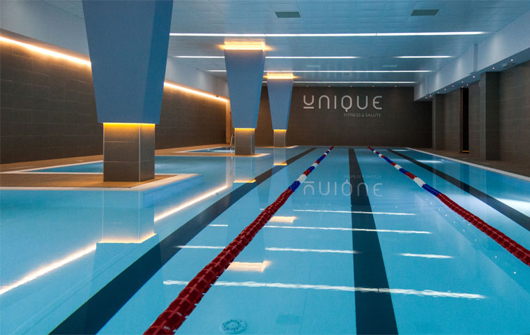 La piscina con le corsie